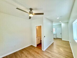 2410 33rd St in San Diego, CA - Building Photo - Building Photo
