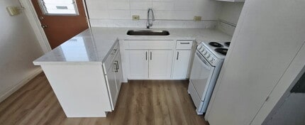 909 University Ave, Unit 214 in Honolulu, HI - Foto de edificio - Building Photo