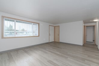 Marilann Terrace in Beaverton, OR - Building Photo - Interior Photo