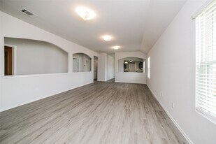 416 Brushback Dr in Huntsville, TX - Building Photo