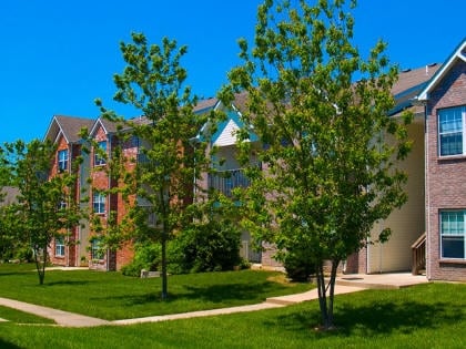 Brandon Woods Place in Columbia, MO - Building Photo