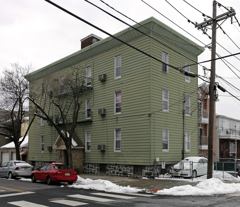 177 Lincoln St in Jersey City, NJ - Building Photo