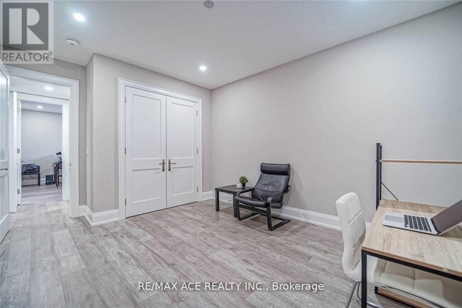 19 Ivanhoe Ct in Toronto, ON - Building Photo - Building Photo