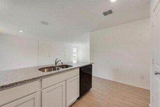 9812 Platteview Rd in Fort Worth, TX - Building Photo - Building Photo