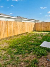 4907 Crown Point St, Unit 3 in Edinburg, TX - Building Photo - Building Photo