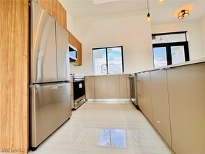 3424 NE 21st Pl in Cape Coral, FL - Foto de edificio - Building Photo