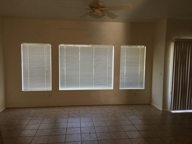 10620 Amber Ridge Dr in Las Vegas, NV - Building Photo - Building Photo