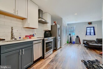 1729 Guilford Ave in Baltimore, MD - Building Photo - Building Photo