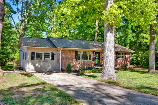 property at 612 Summerow Rd