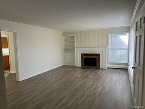 430 Common St in Walled Lake, MI - Building Photo - Building Photo