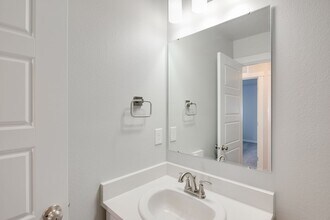 335 S Riggs Spg Ave in Meridian, ID - Building Photo - Building Photo