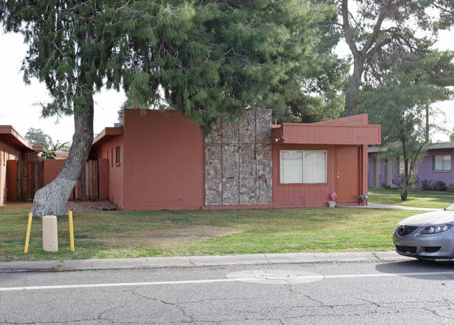 6121 N 61st Ave in Glendale, AZ - Building Photo - Building Photo