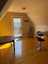 19 Columbus Ave, Unit Third Floor in Northampton, MA - Building Photo - Building Photo