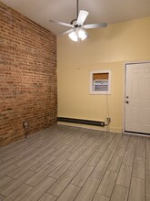 709 S McAlister Ave in Waukegan, IL - Foto de edificio - Building Photo