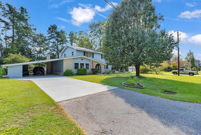 property at 118 Wofford Rd