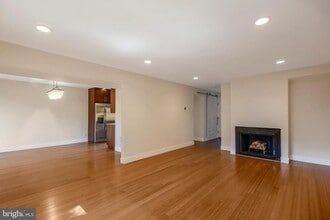 5250 Pooks Hill Rd in Bethesda, MD - Building Photo - Building Photo