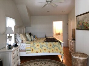 86 Chapel St in Newton, MA - Foto de edificio - Building Photo