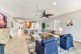 11239 Bienvenida Ct in Ft. Myers, FL - Foto de edificio - Building Photo