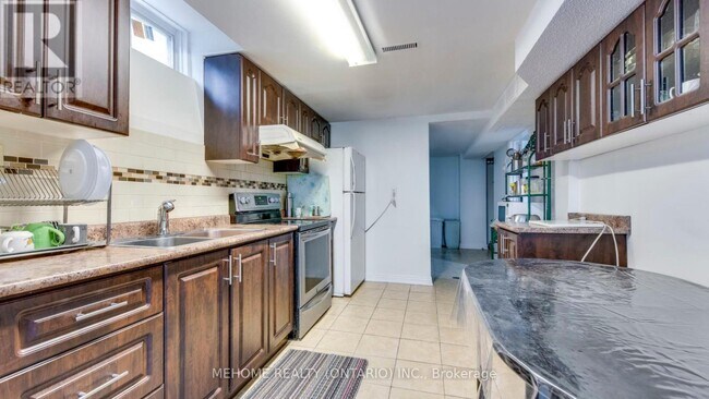 4 Wincanton Rd in Markham, ON - Building Photo - Building Photo