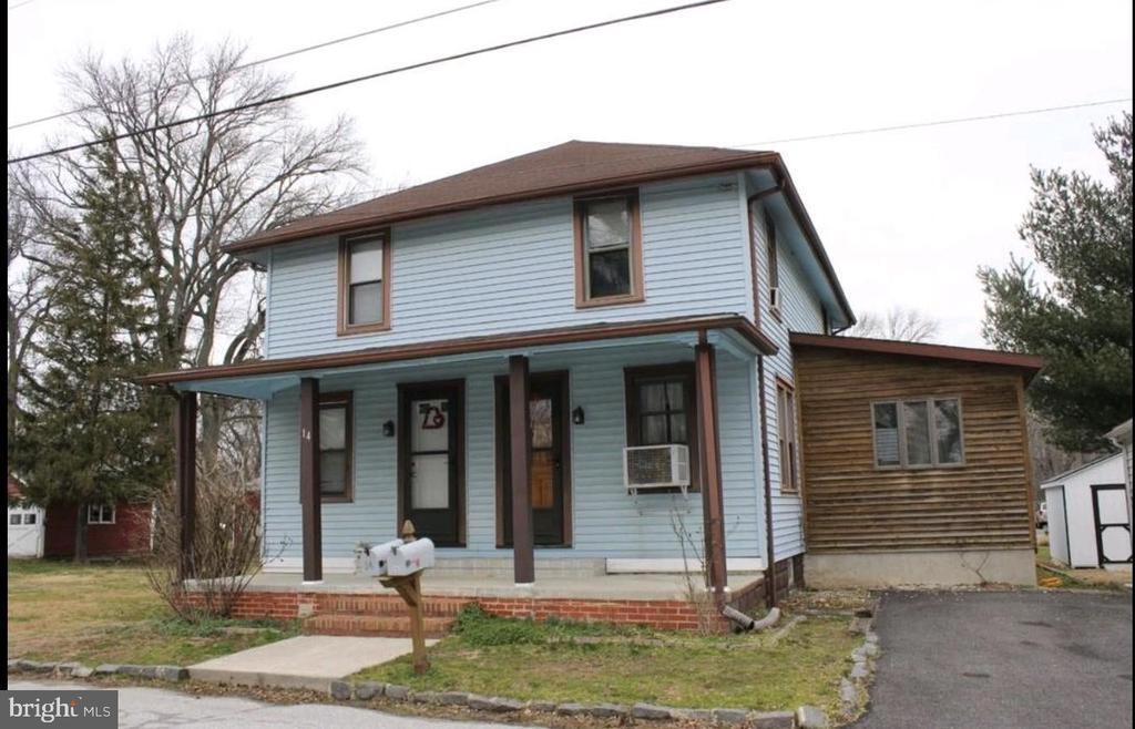 12 Delaware Ave in Salem, NJ - Building Photo