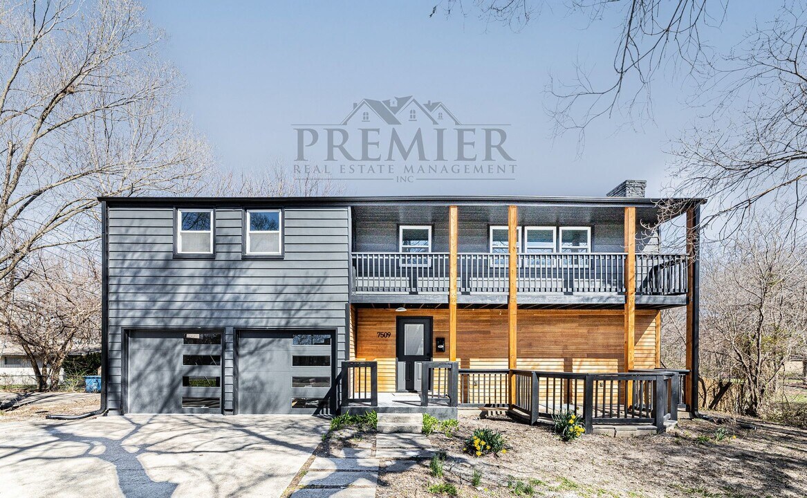 7509 Lamar Ave in Prairie Village, KS - Building Photo