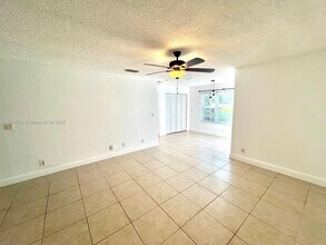 3410 Pinewalk Dr N in Margate, FL - Building Photo - Building Photo