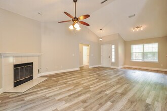 305 Tara Glenn Ln in Jacksonville, FL - Building Photo - Building Photo