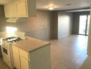 8820 S Winston Ave in Tulsa, OK - Building Photo - Building Photo