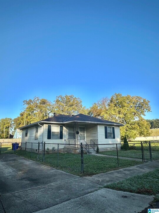 972 53rd St N in Birmingham, AL - Building Photo