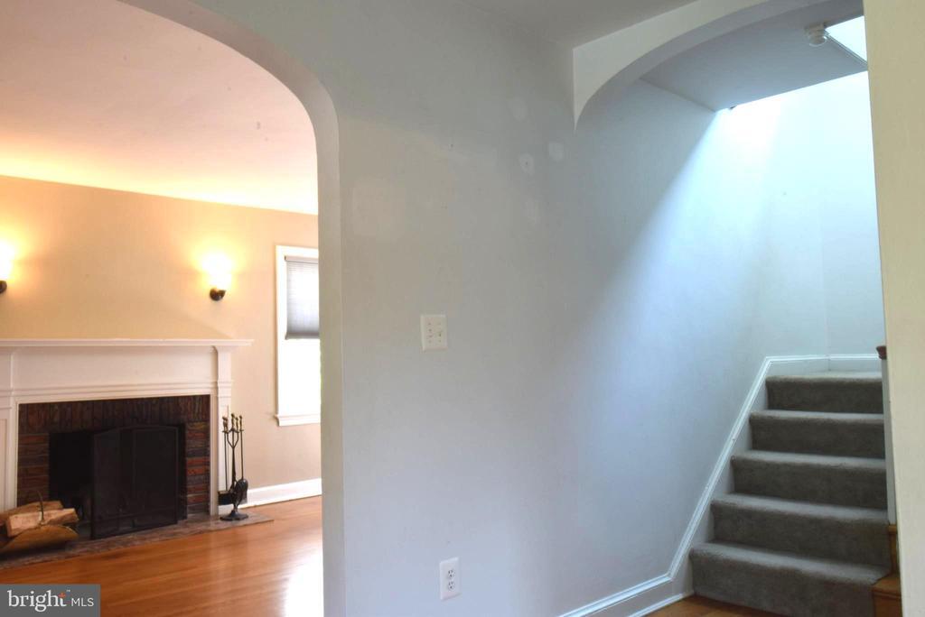 4130 Leland St in Chevy Chase, MD - Building Photo