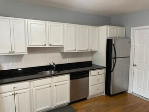134 Boston St, Unit 1F in Salem, MA - Building Photo - Building Photo