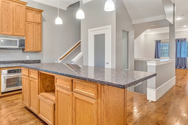 property at 1215 Rosedale St