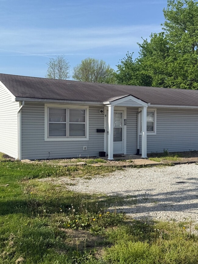 202 E Broadway, Unit B