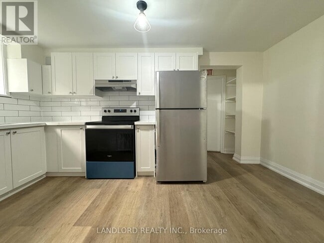 155 Stanley Ave in Toronto, ON - Building Photo - Building Photo