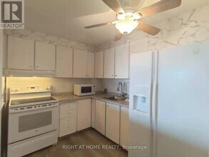 20 Chesterton Dr in Ottawa, ON - Building Photo - Building Photo