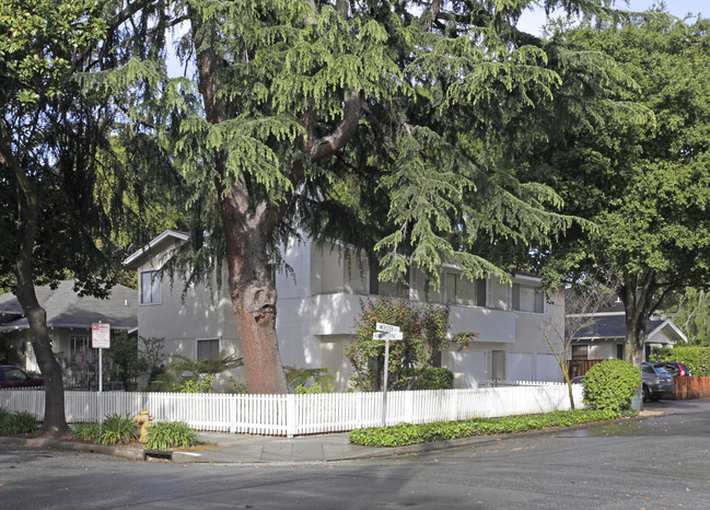 190-194 Webster St in Palo Alto, CA - Building Photo - Building Photo