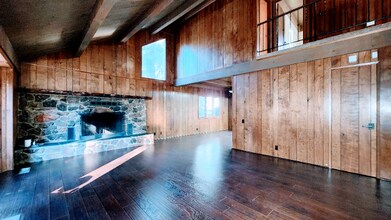 31502 Onacrest Dr in Running Springs, CA - Building Photo - Building Photo