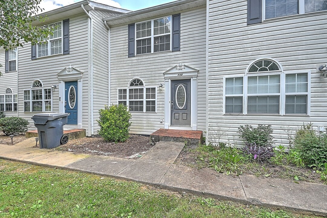 132 Amanda Ln in Bristol, TN - Building Photo