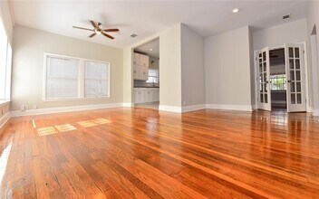 410 Kenniston Dr in Austin, TX - Building Photo - Building Photo