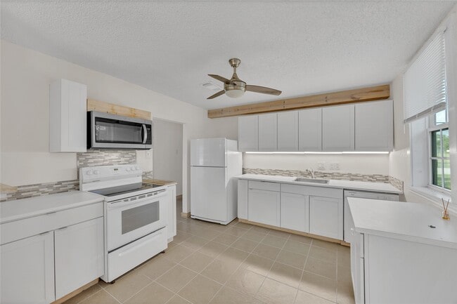 property at 3103 H Ave