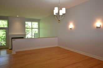 11 Oak Park Private in Ottawa, ON - Building Photo - Building Photo