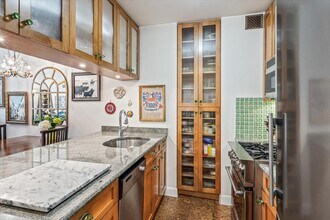 300 Albany St in New York, NY - Building Photo - Building Photo
