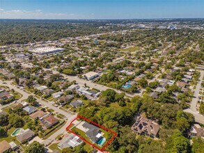 651 NE 172nd St in Miami, FL - Building Photo - Building Photo