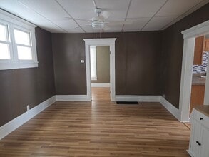 145 N Buena Vista St in Newark, OH - Building Photo - Building Photo