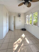 2225 Taylor St in Hollywood, FL - Building Photo - Building Photo
