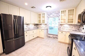 2 Arnica Ct in Spring, TX - Building Photo - Building Photo