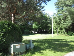 602 Forest Ln, Unit 1101 in Halfmoon, NY - Foto de edificio - Building Photo