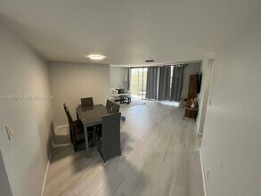 3475 N Country Club Dr in Miami, FL - Foto de edificio - Building Photo