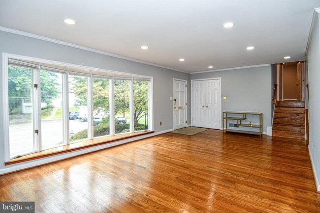 property at 4100 Dewmar Ct