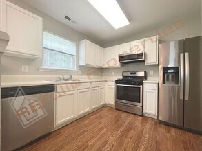 215 Pebblestone Dr in Durham, NC - Foto de edificio - Building Photo